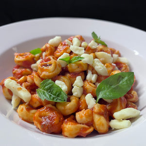 
                  
                    Tortellini ricotta à la sauce tomate et fromage en grains
                  
                