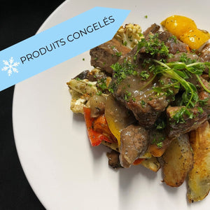 
                  
                    Sauté de veau aux pommes et à l'érable, pommes de terre rôties et légumes frais
                  
                