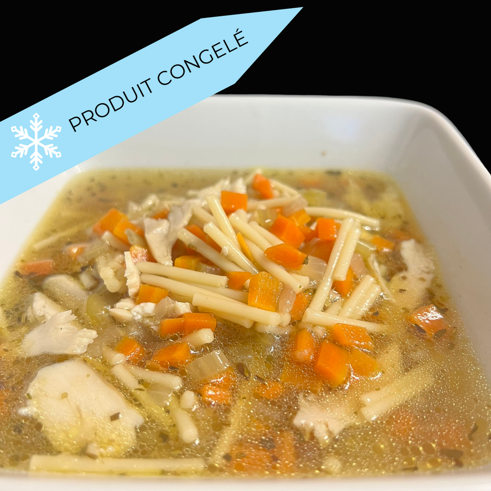 Soupe poulet et nouilles, soupe recette maison, bouillon de volaille maison, soupe pour les enfants